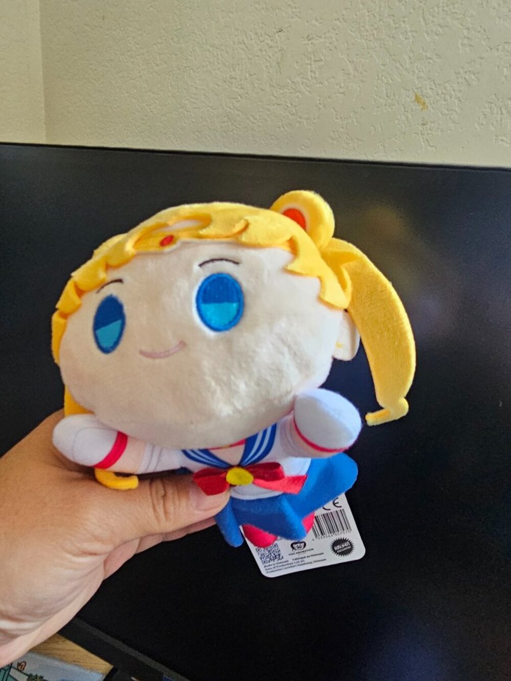 Round1 Exclusive  Sailor Moon Lay Down Plush 6.5" Sailor Moon NWT